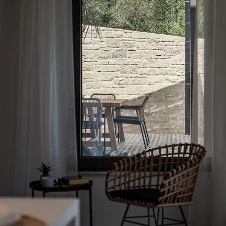Villa Melanthia *
