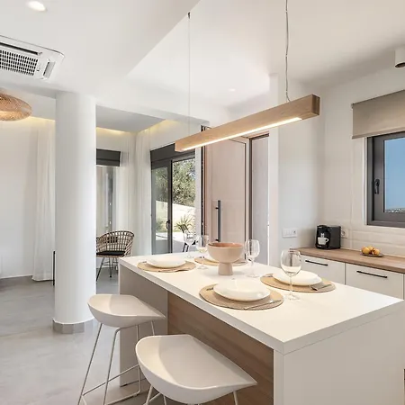 Melanthia Villa